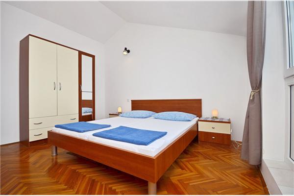 Apartment A1, for 5 persons