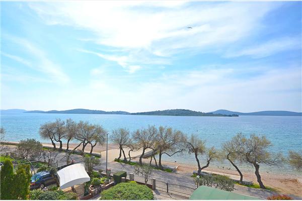 Apartment A1, for 5 persons