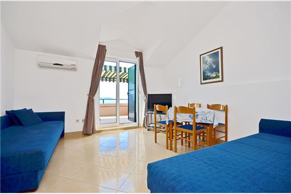 Apartment A1, for 5 persons