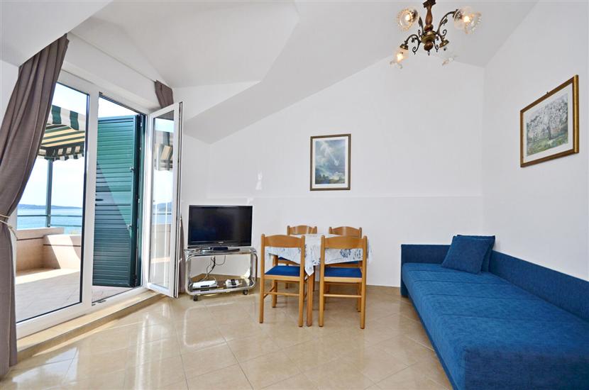 Apartment A1, for 5 persons