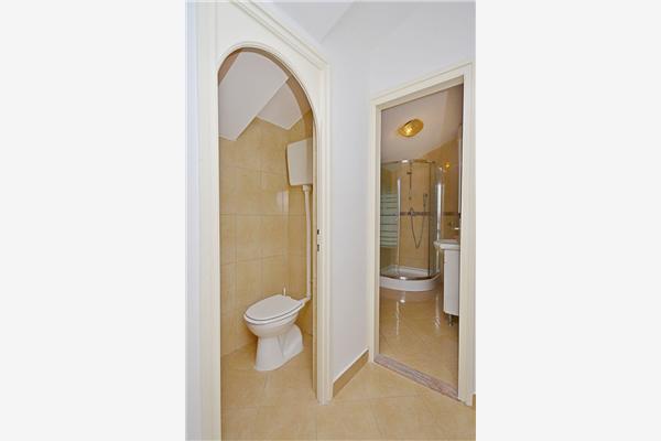 Apartment A1, for 5 persons