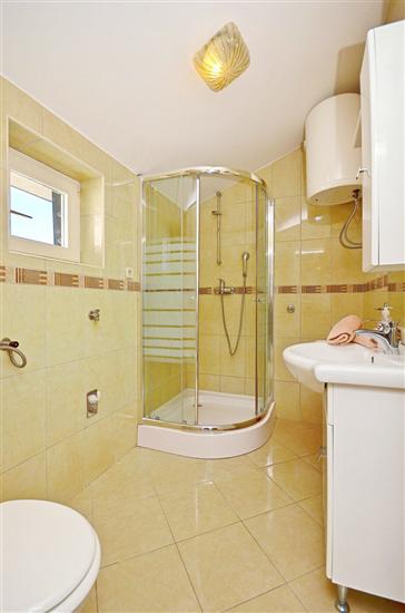 Apartment A1, for 5 persons