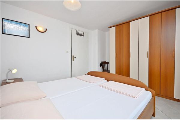 Apartment A4, for 5 persons