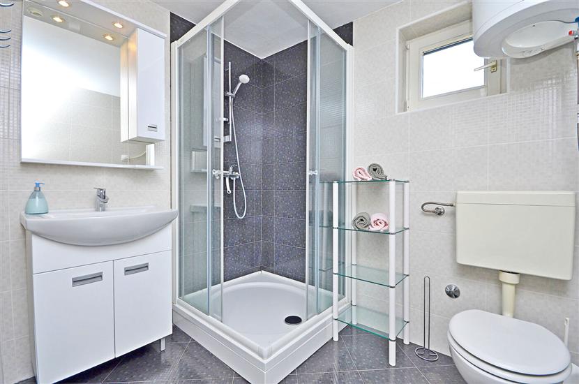 Apartment A4, for 5 persons