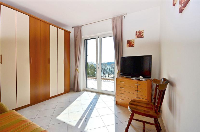 Apartment A4, for 5 persons