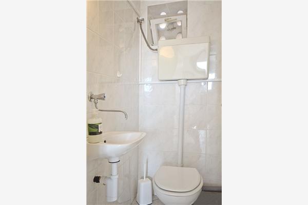 Apartment A4, for 5 persons