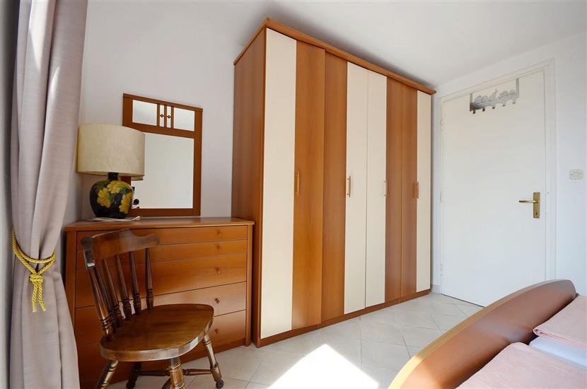 Apartment A4, for 5 persons