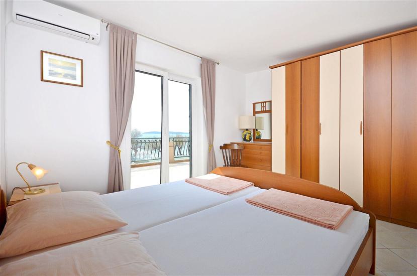 Apartment A4, for 5 persons