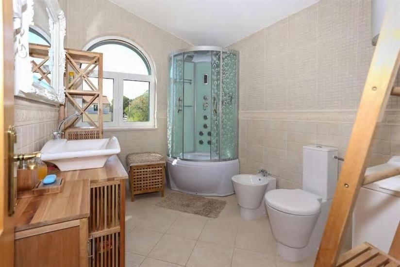 Hiša K1, na 8 osebe