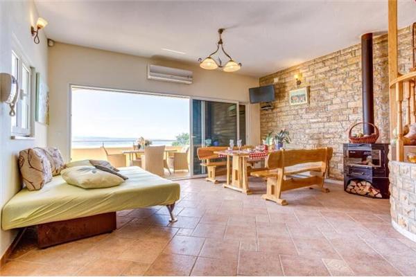 Hiša K1, na 8 osebe