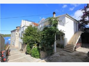 Apartments Zoki Vis - island Vis, Size 64.00 m2, Airline distance to the sea 20 m, Airline distance to town centre 200 m