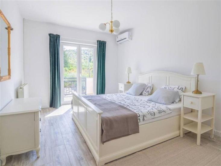 Apartment A1, for 8 persons