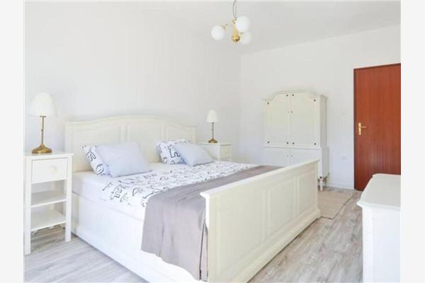 Apartment A1, for 8 persons