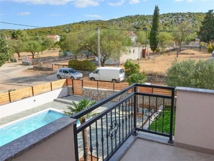 Apartment A1, for 8 persons