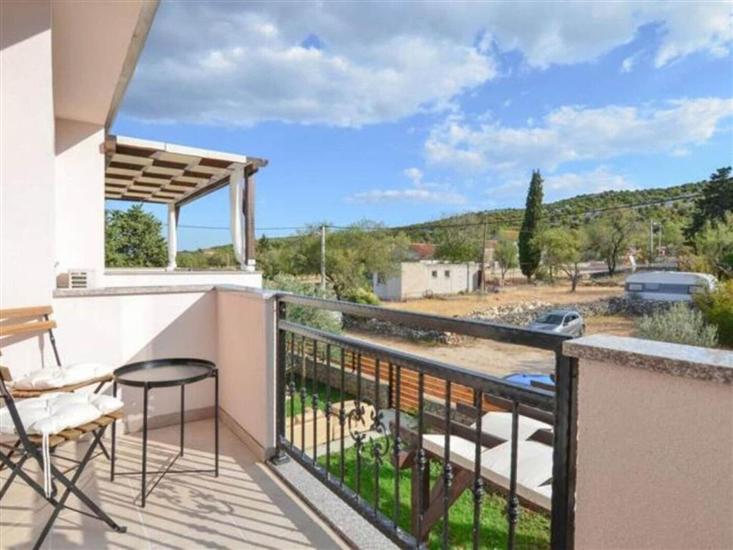 Apartment A1, for 8 persons