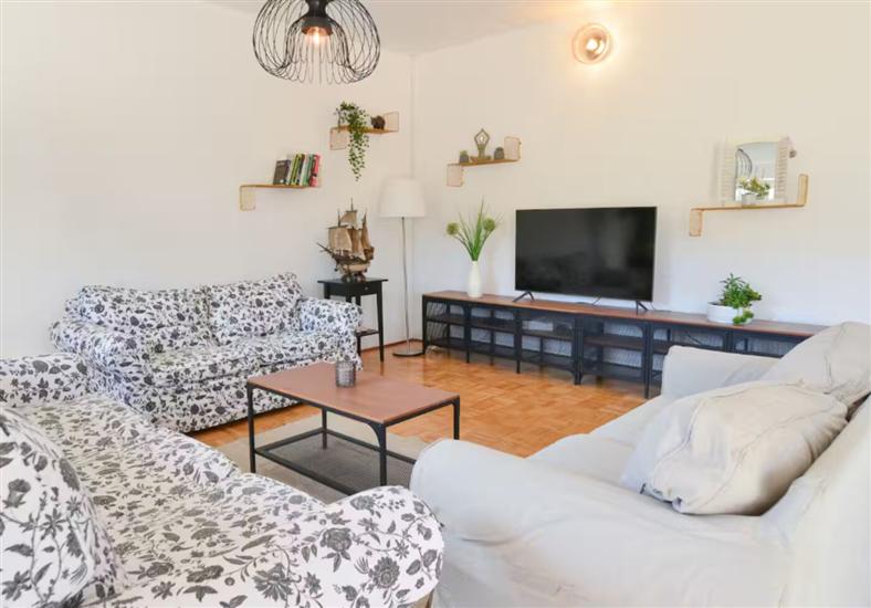 Apartment A1, for 8 persons