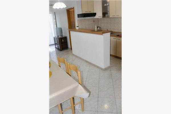 Apartment A2, for 5 persons