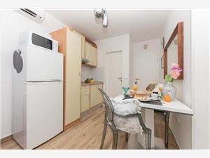 Apartment Makarska riviera,BookMarieFrom 64 €