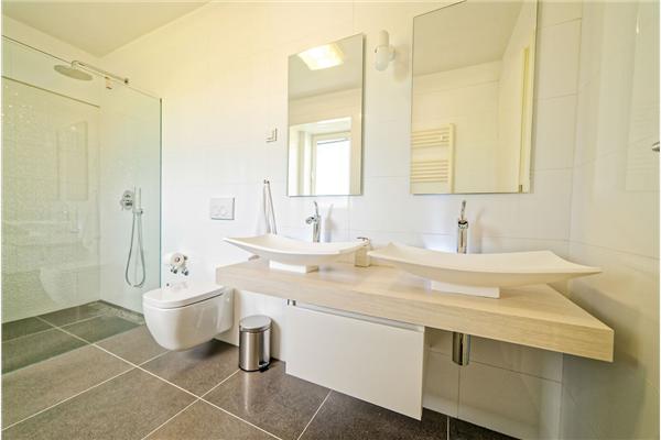 Kuća K1, za 8 osoba/e