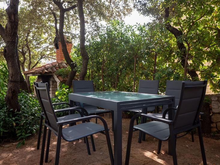 Apartment A6, for 5 persons