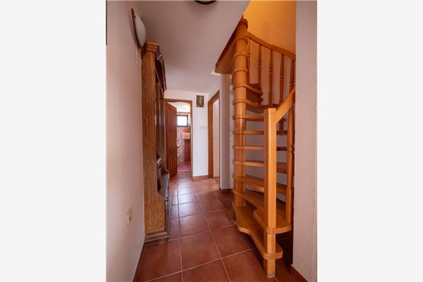 Apartment A6, for 5 persons