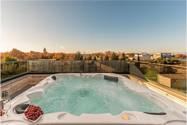 Kuća K1, za 10 osoba/e