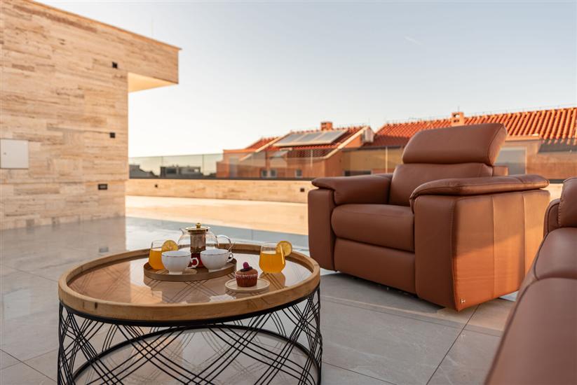 Kuća K1, za 10 osoba/e