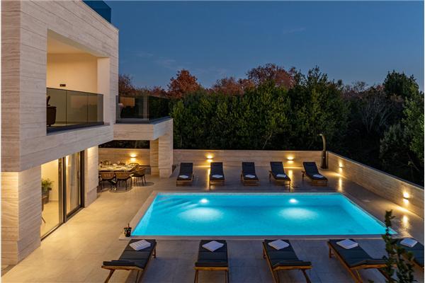 Kuća K1, za 10 osoba/e