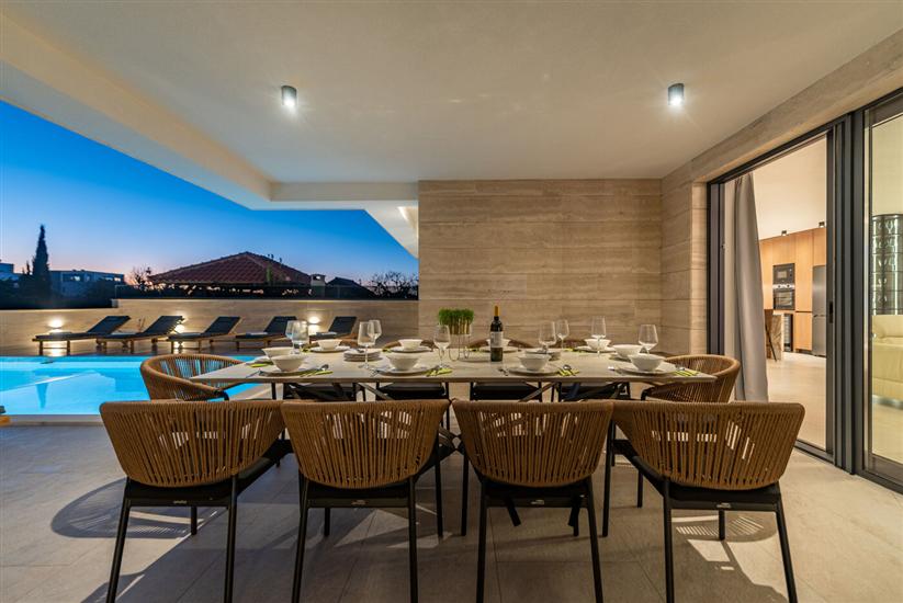 Kuća K1, za 10 osoba/e