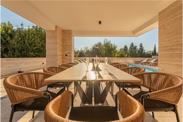 Kuća K1, za 10 osoba/e