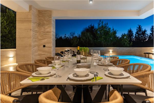 Kuća K1, za 10 osoba/e