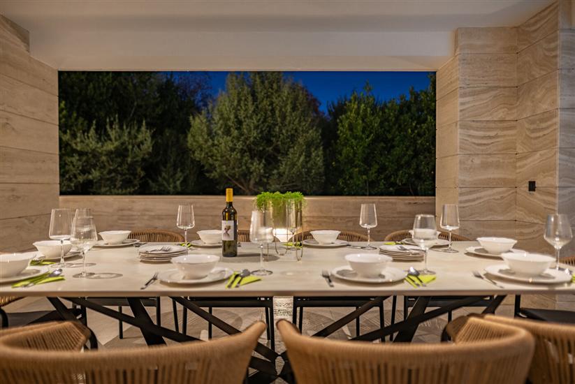 Kuća K1, za 10 osoba/e