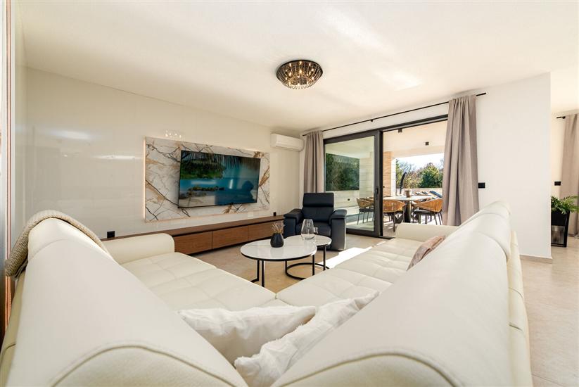 Kuća K1, za 10 osoba/e