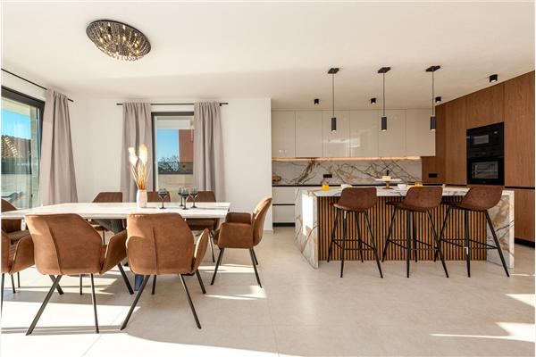 Kuća K1, za 10 osoba/e