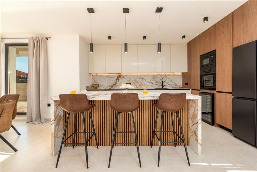 Kuća K1, za 10 osoba/e