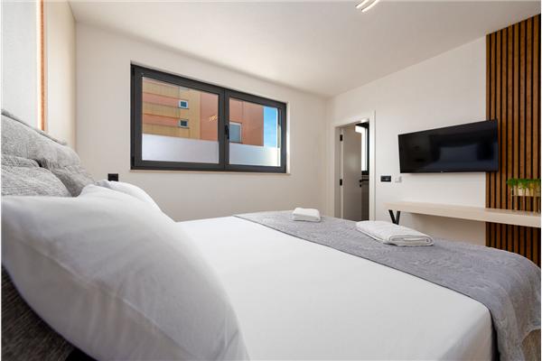 Kuća K1, za 10 osoba/e