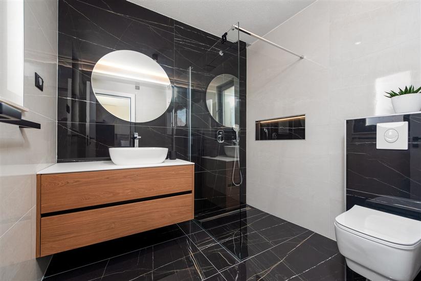 Kuća K1, za 10 osoba/e