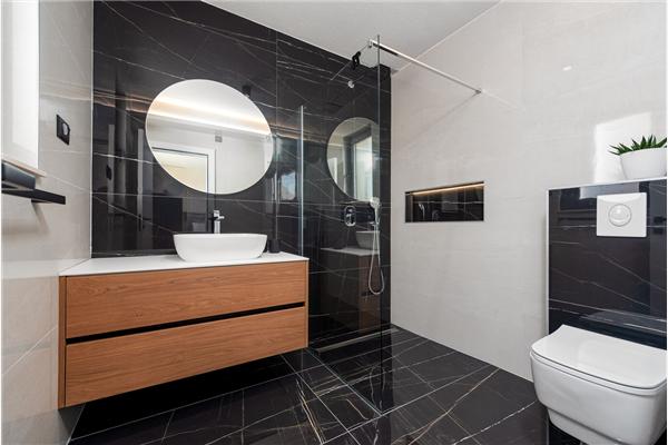 Kuća K1, za 10 osoba/e