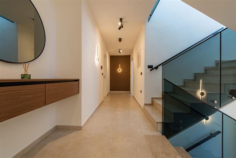 Kuća K1, za 10 osoba/e