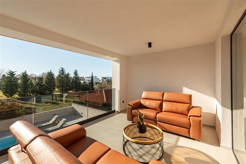 Kuća K1, za 10 osoba/e