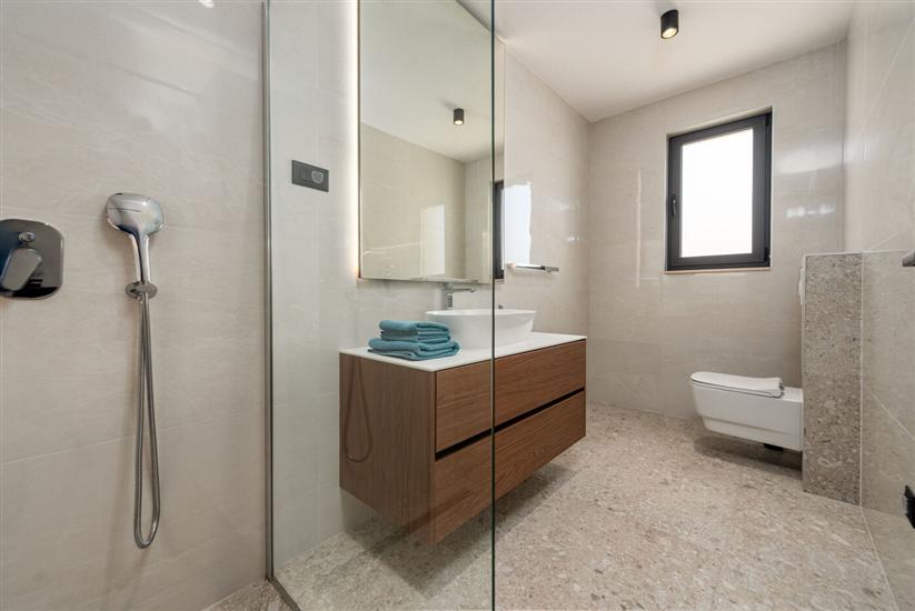 Kuća K1, za 10 osoba/e