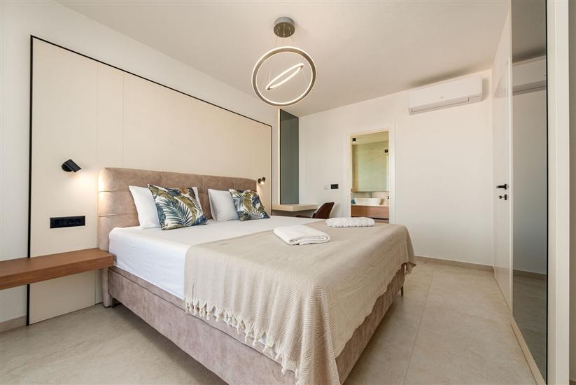 Kuća K1, za 10 osoba/e