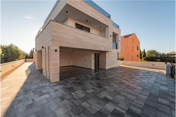 Kuća K1, za 10 osoba/e