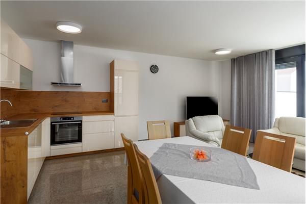 Hiša K1, na 6 osebe