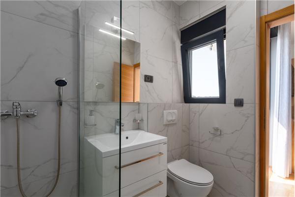 Hiša K1, na 6 osebe