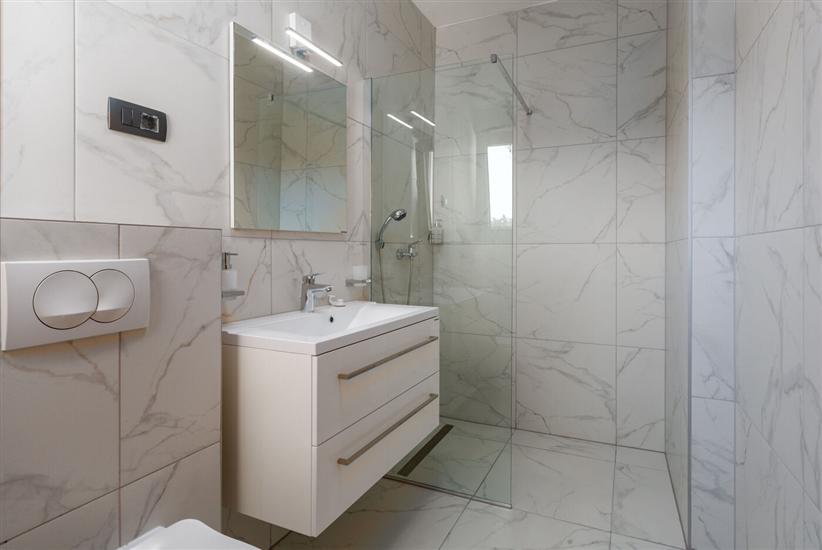 Hiša K1, na 6 osebe