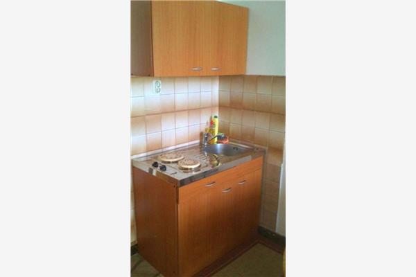 Room S2, for 3 persons