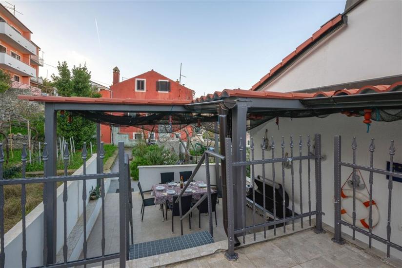 Apartment A2, for 6 persons