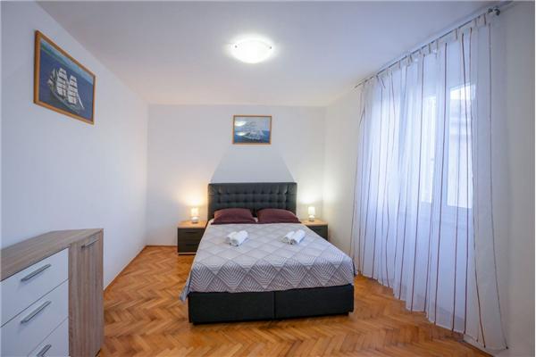 Apartment A2, for 6 persons