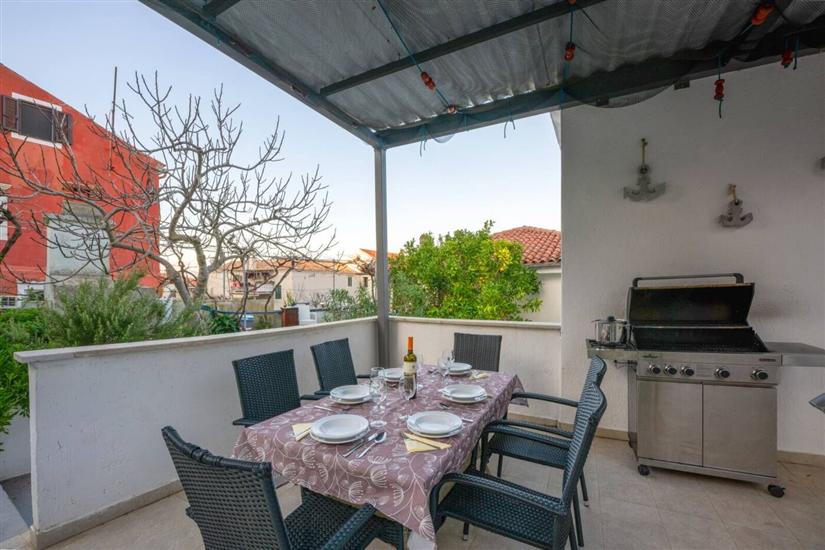 Apartment A2, for 6 persons